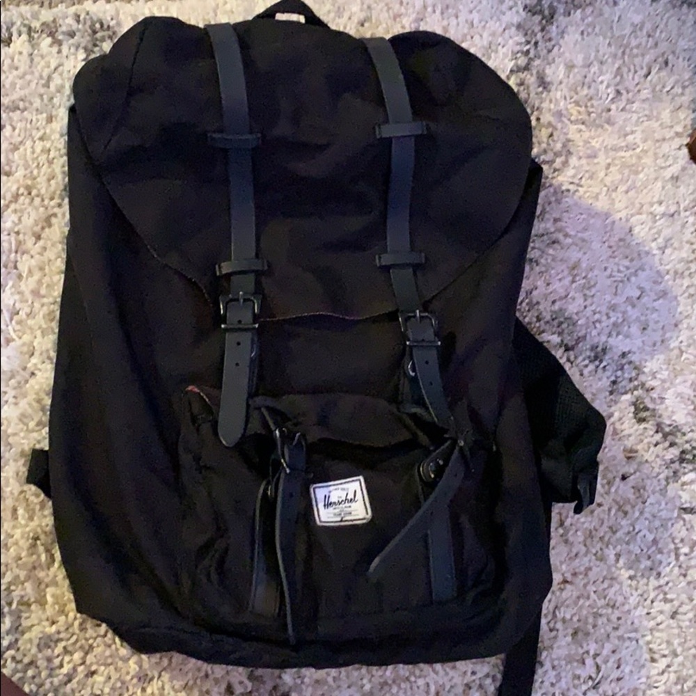 Herschel Little America Mid-Volume